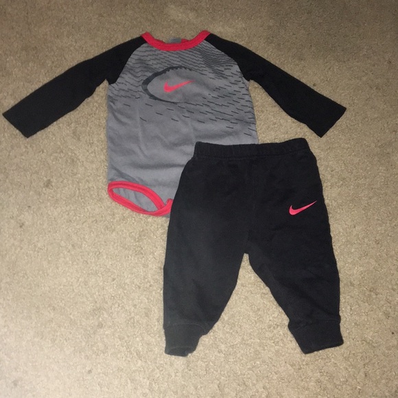 nike long sleeve onesie